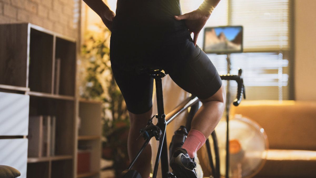 THE BEGINNER'S GUIDE TO INDOOR CYCLING