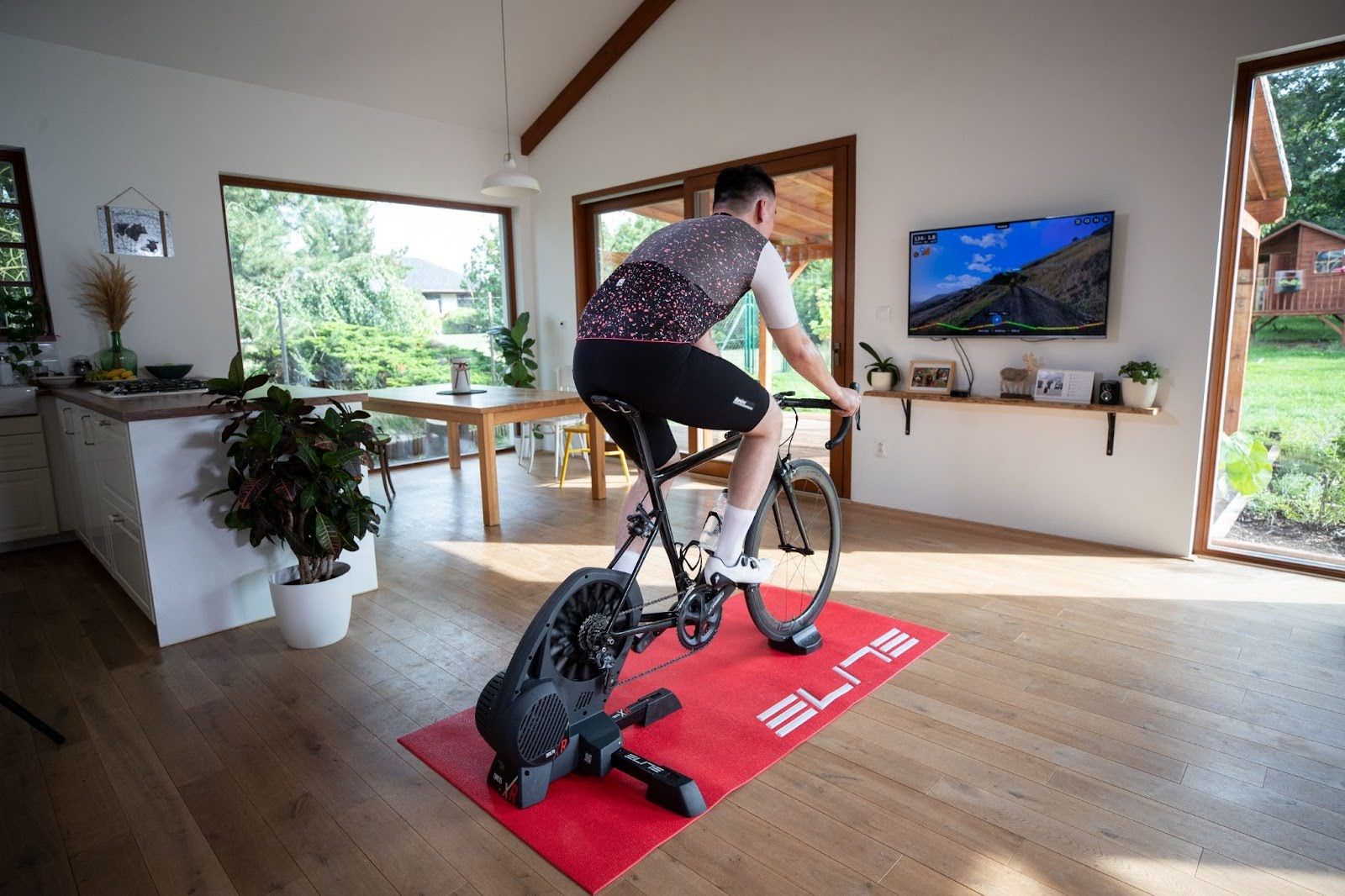5 ESSENTIAL hacks for your new indoor cycling trainer