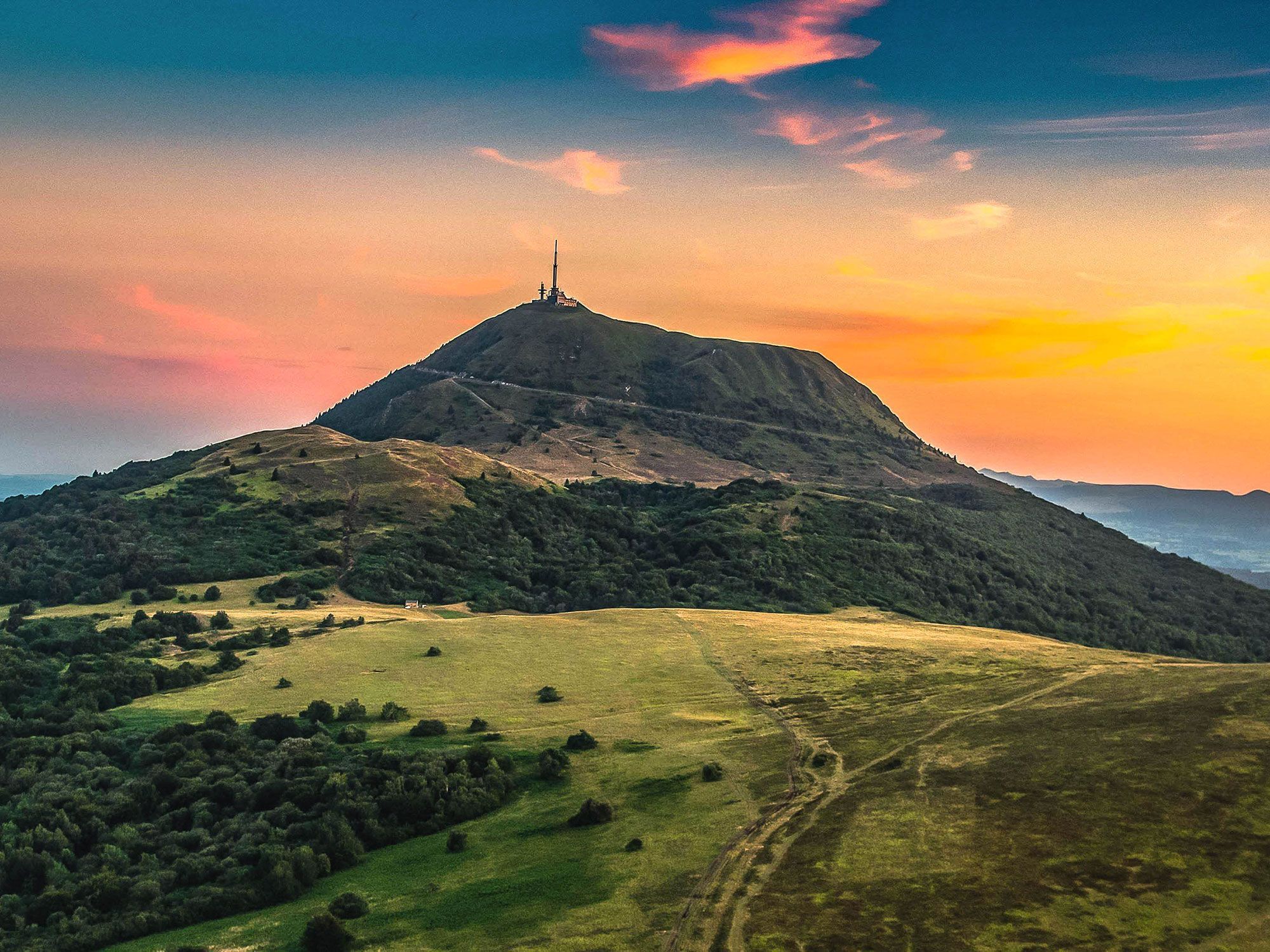 Puy-de-Dome-on-ROUVY.jpg