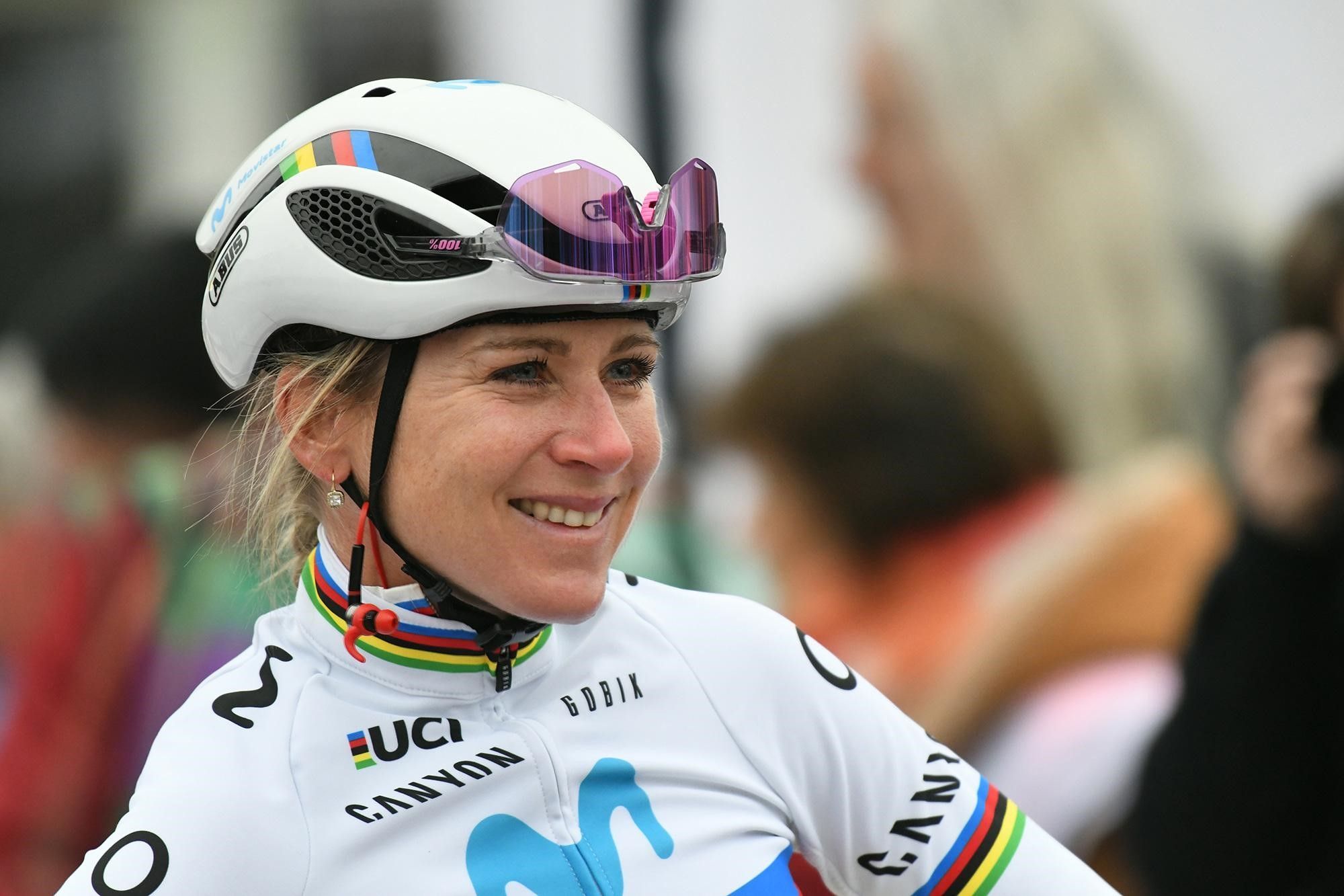 Annemiek Van Vleuten wearing her rainbow colours
