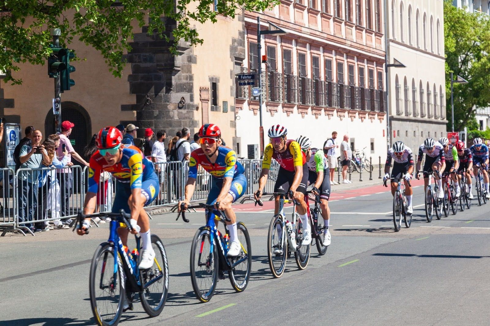 peloton.jpg