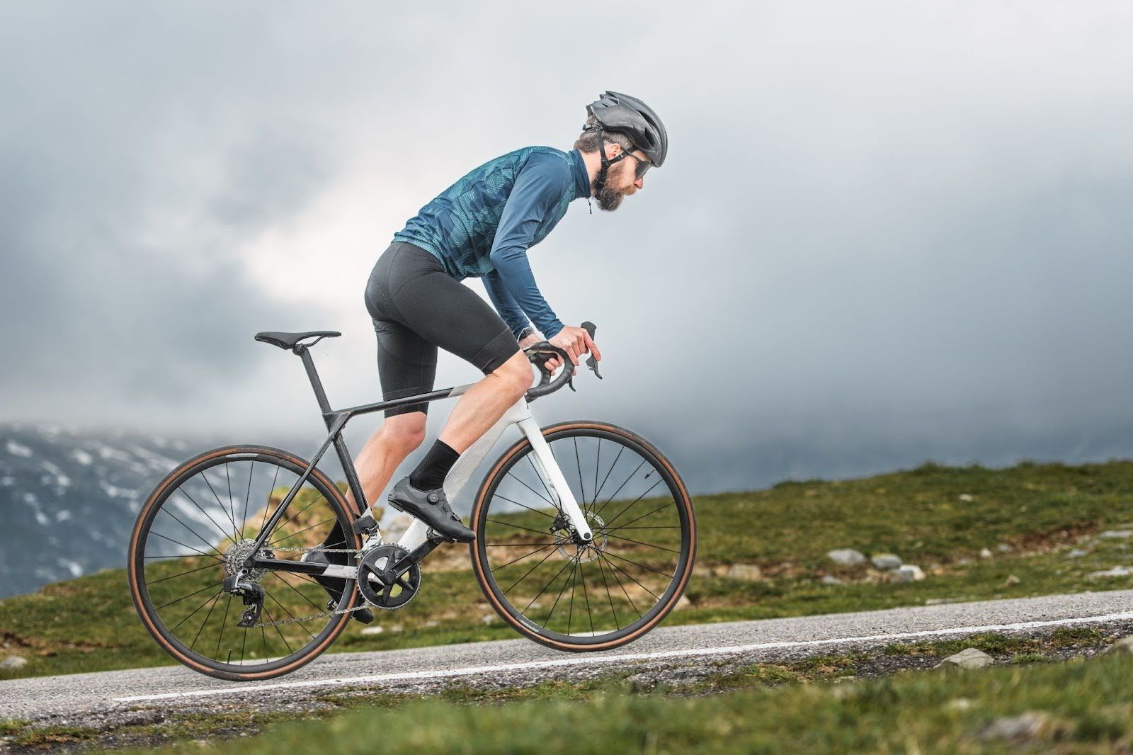 climbing cyclist.jpg