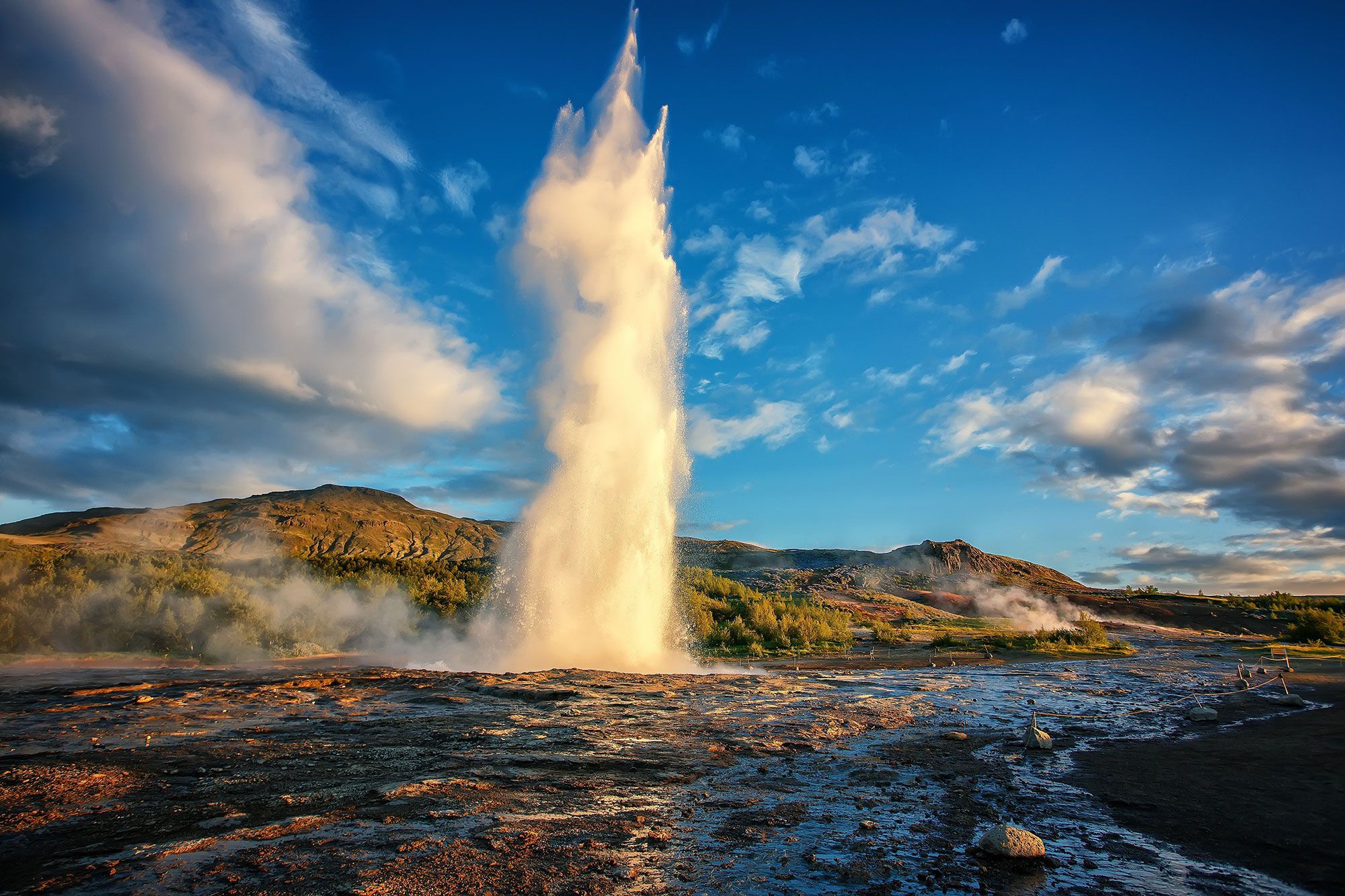 Iceland-geyser.jpg