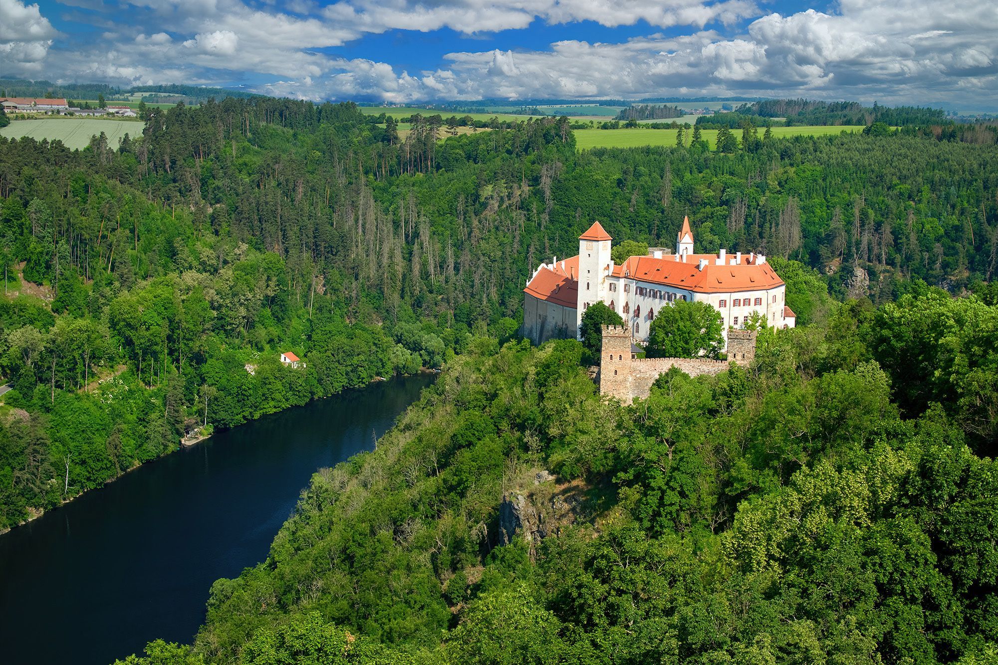 Plan your summer cycling vacation in Czechia and Slovakia