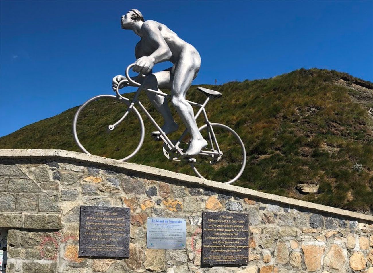 Tourmalet monument