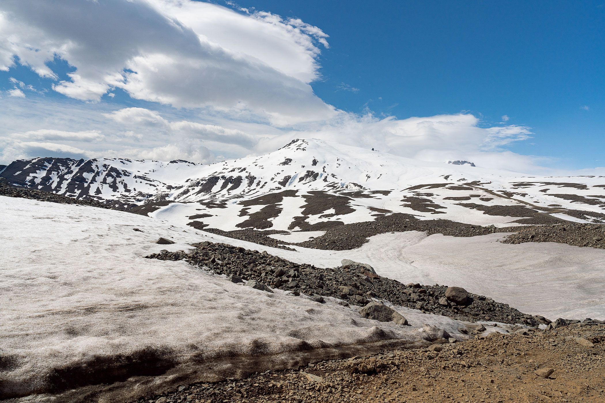 Journey Through Fire and Ice: Cycling Iceland's Unique Landscapes