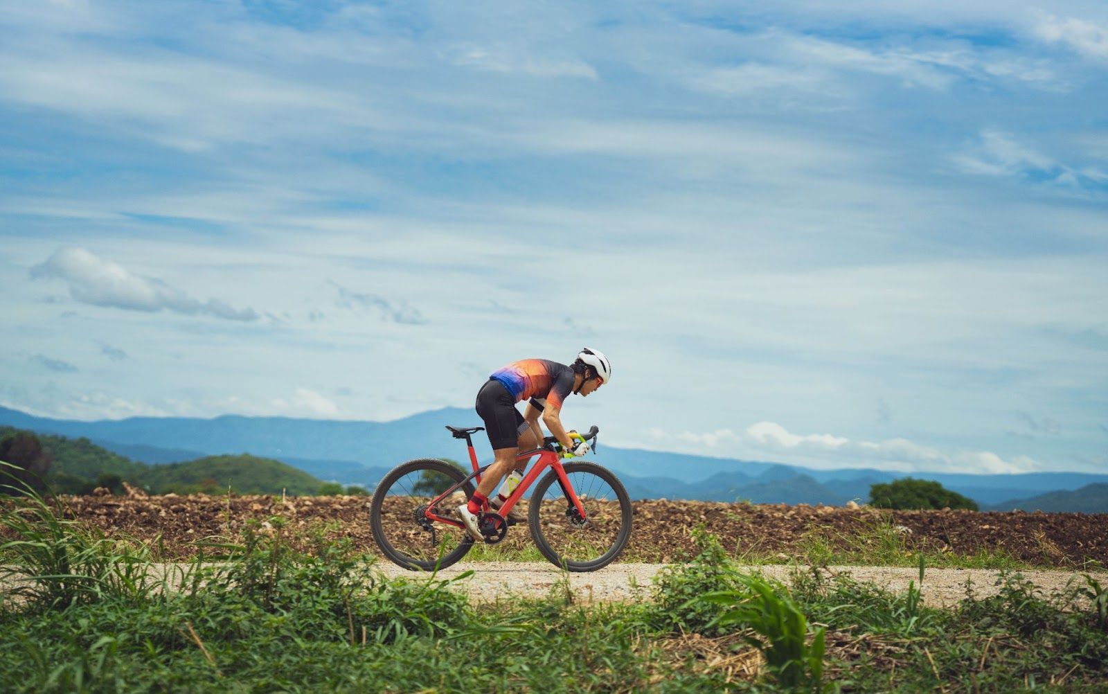 How to Choose the Right Gravel Tyres in 2025 (And Our Favourite Picks)