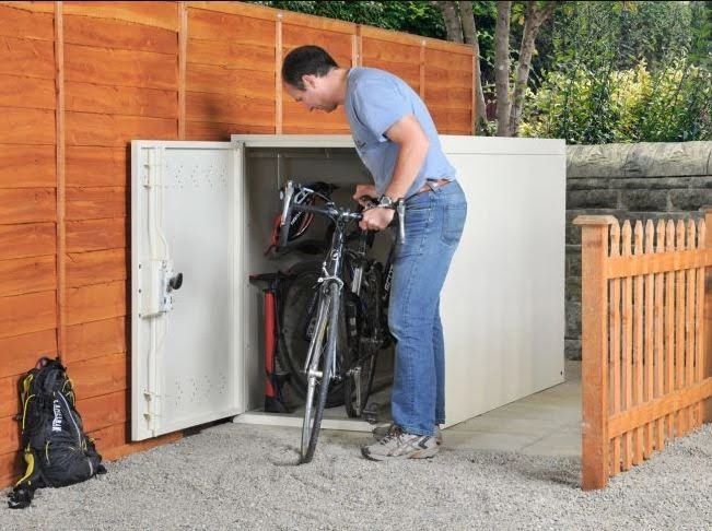 bike lockers.jpg